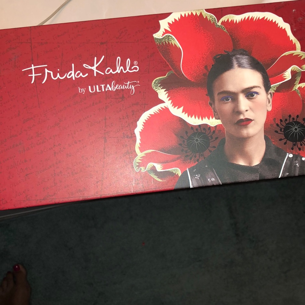 Frida KAhlo eyeshadow kit -collectible